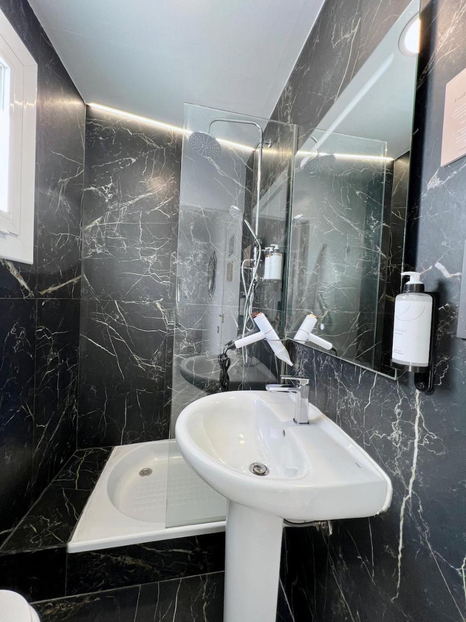 Aldara Sitges Hotell Exteriör bild